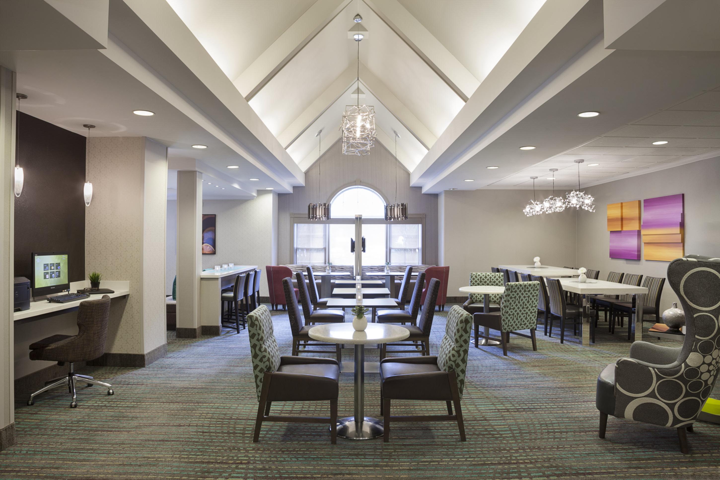 Cambridge Hotel 3*