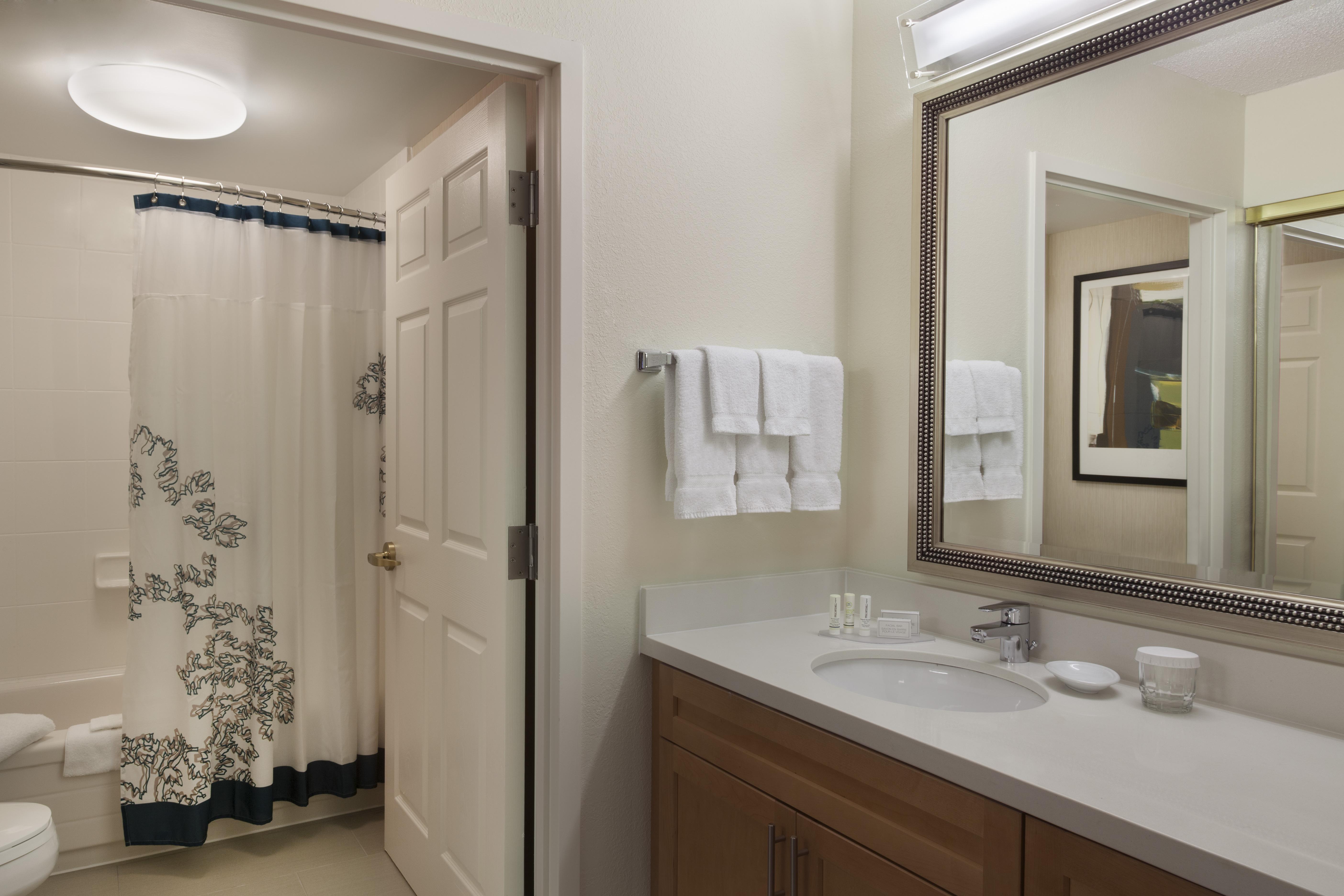 Cambridge Hotel 3*